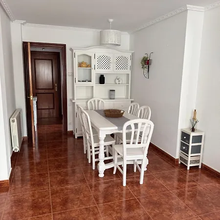 Noja. Piso En Noja A 5 Minutos De La Playa De Ris Appartement Buitenkant foto